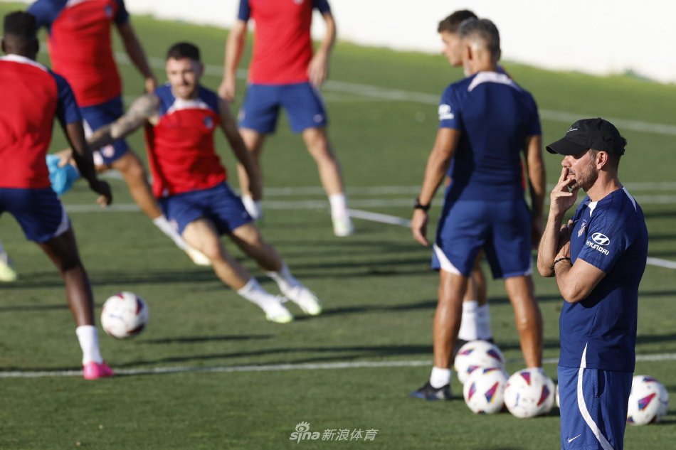 方两名防守 方两名防守